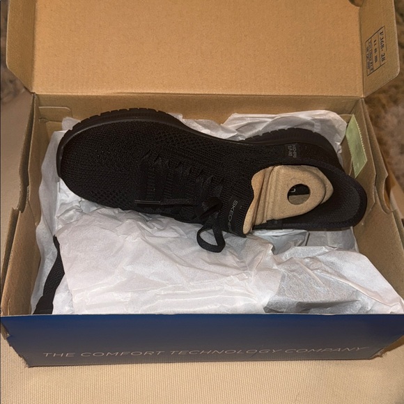 NEW Skechers Virtue Divinity‎ 104421-BBK Women's 6 Black Slip-Ins Shoes - Picture 5 of 6